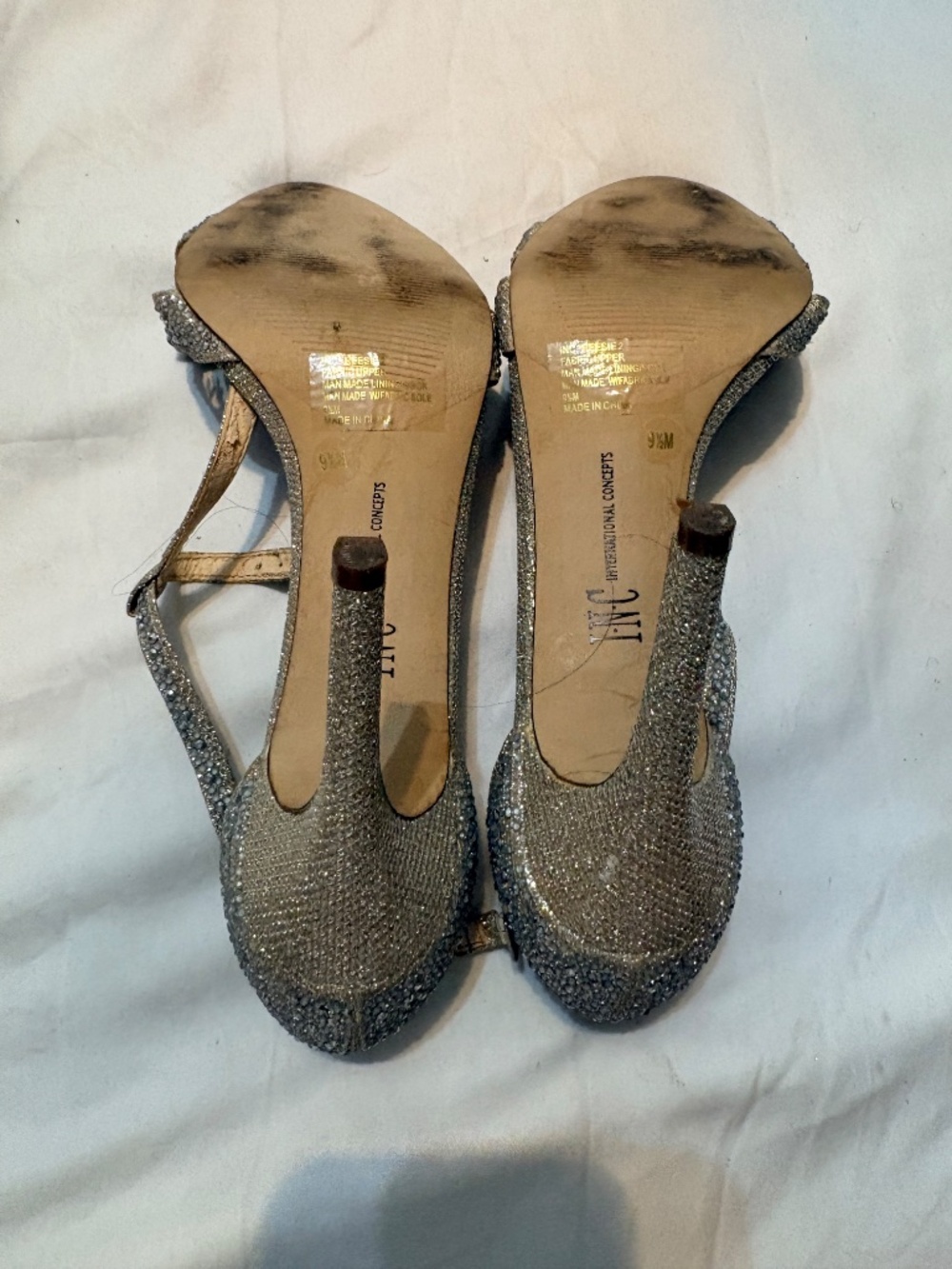 INC INTERNATIONAL CONCEPTS Reesie Silver Rhinestone Bow Evening Sandals, 9.5 - Picture 4 of 5